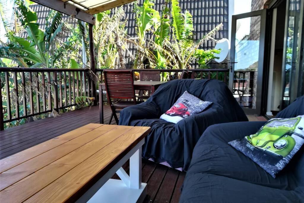 2 Bedroom Guest Suite At A-Frame Glengariff Beach Glen Eden Exterior foto
